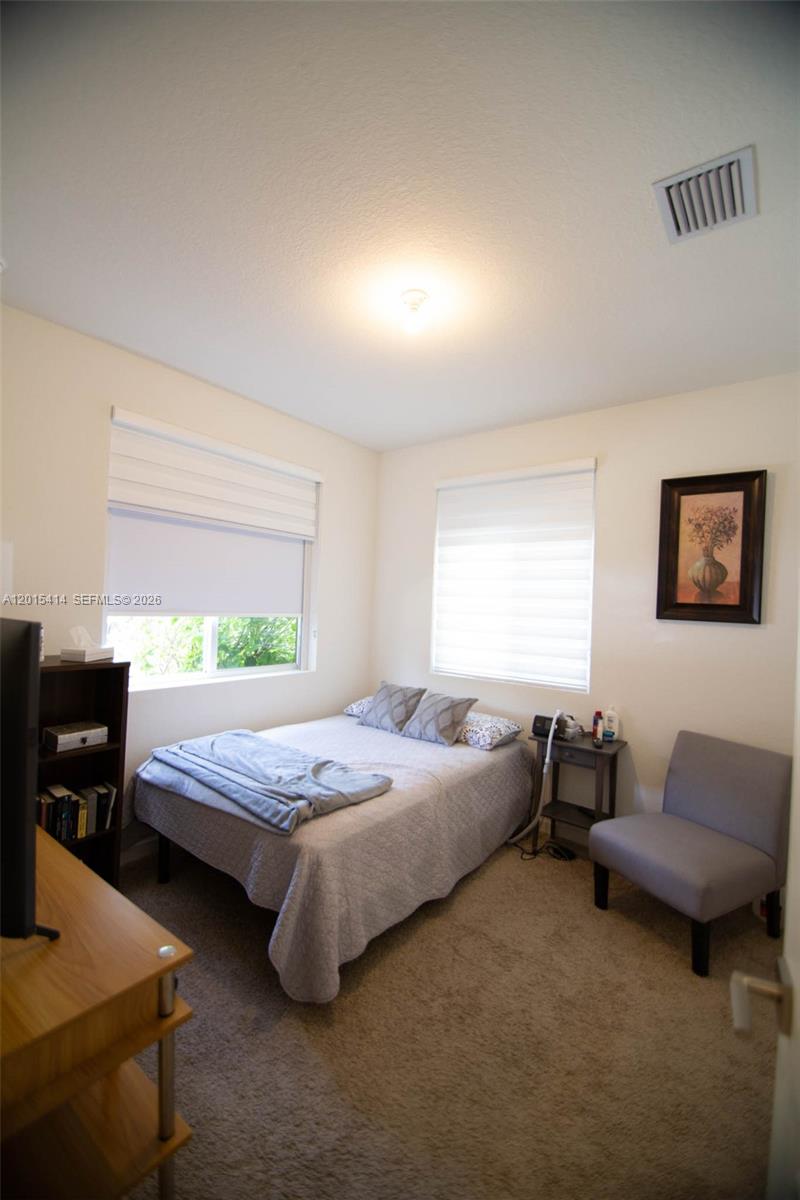 Ver detalles 2348 4 / 3 1374 sq. ft. $ 2026-05-08 0 foto