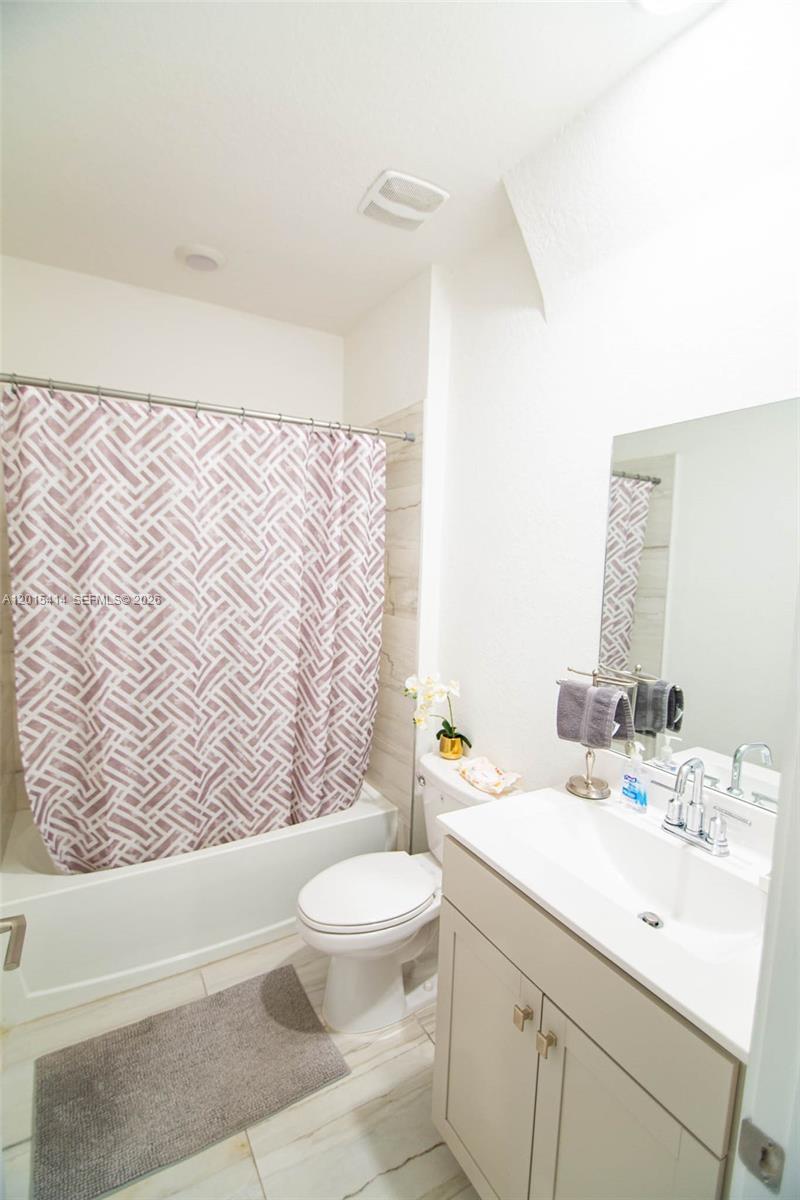 Ver detalles 2348 4 / 3 1374 sq. ft. $ 2026-05-08 0 foto