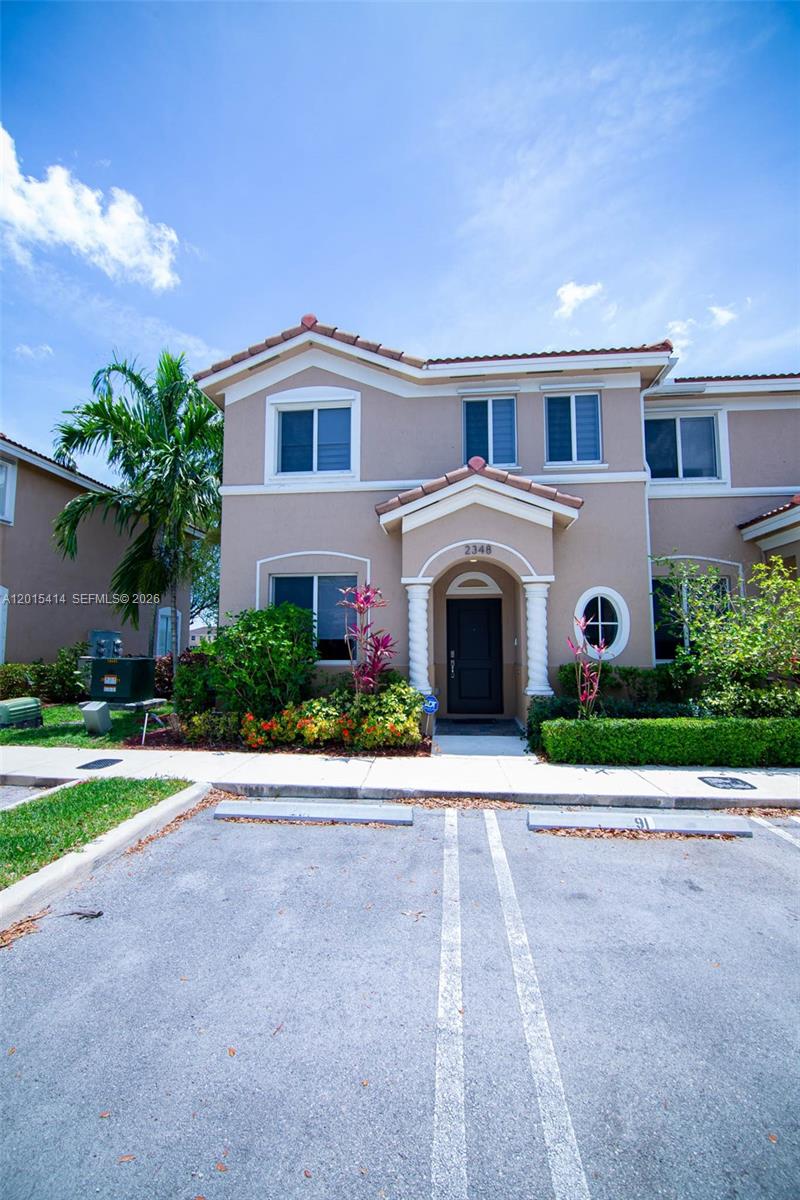 Ver detalles 2348 4 / 3 1374 sq. ft. $ 2026-05-08 0 foto