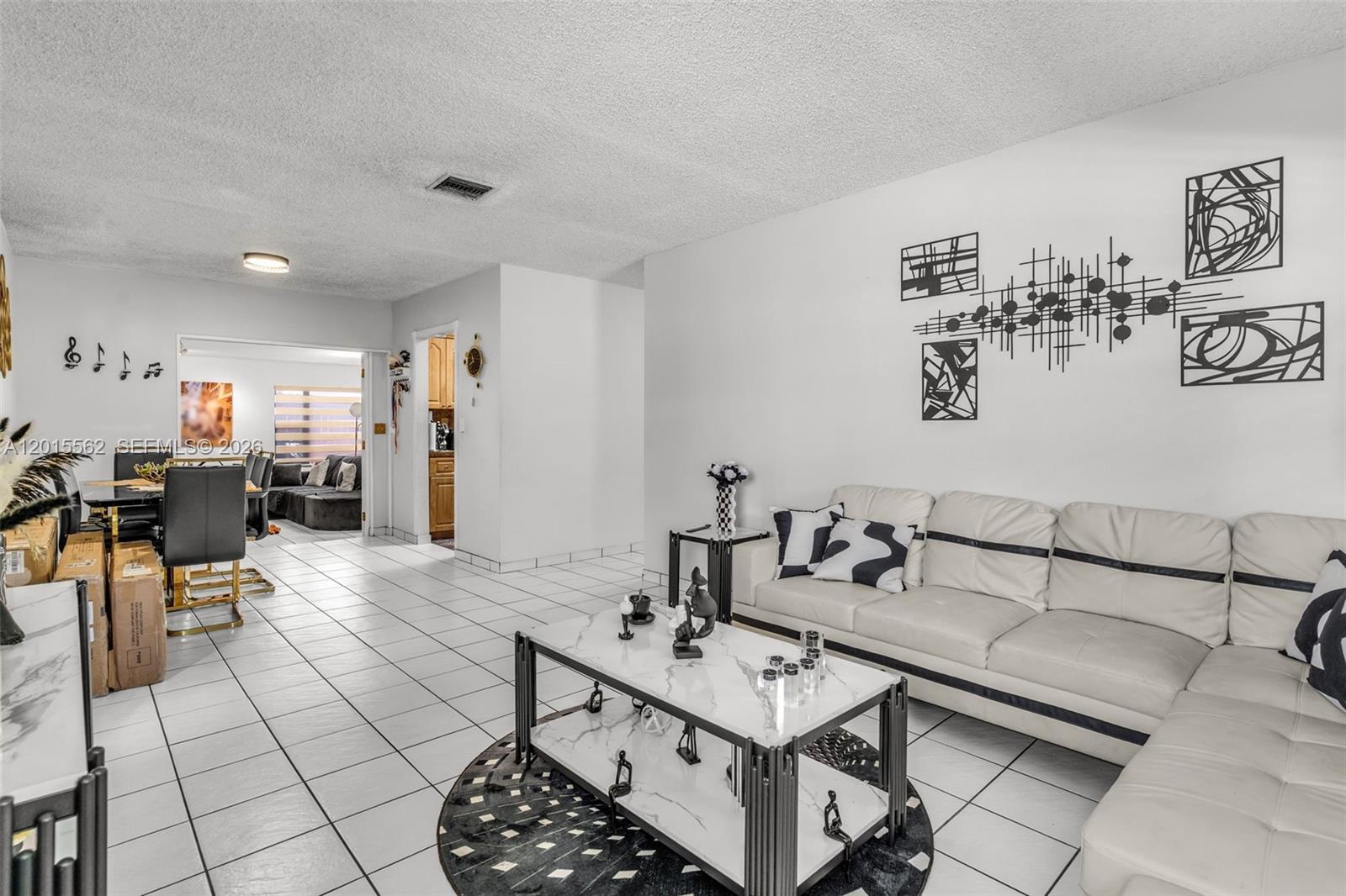 See details / 2752 sq. ft. $ 2026-05-08 0 Photo