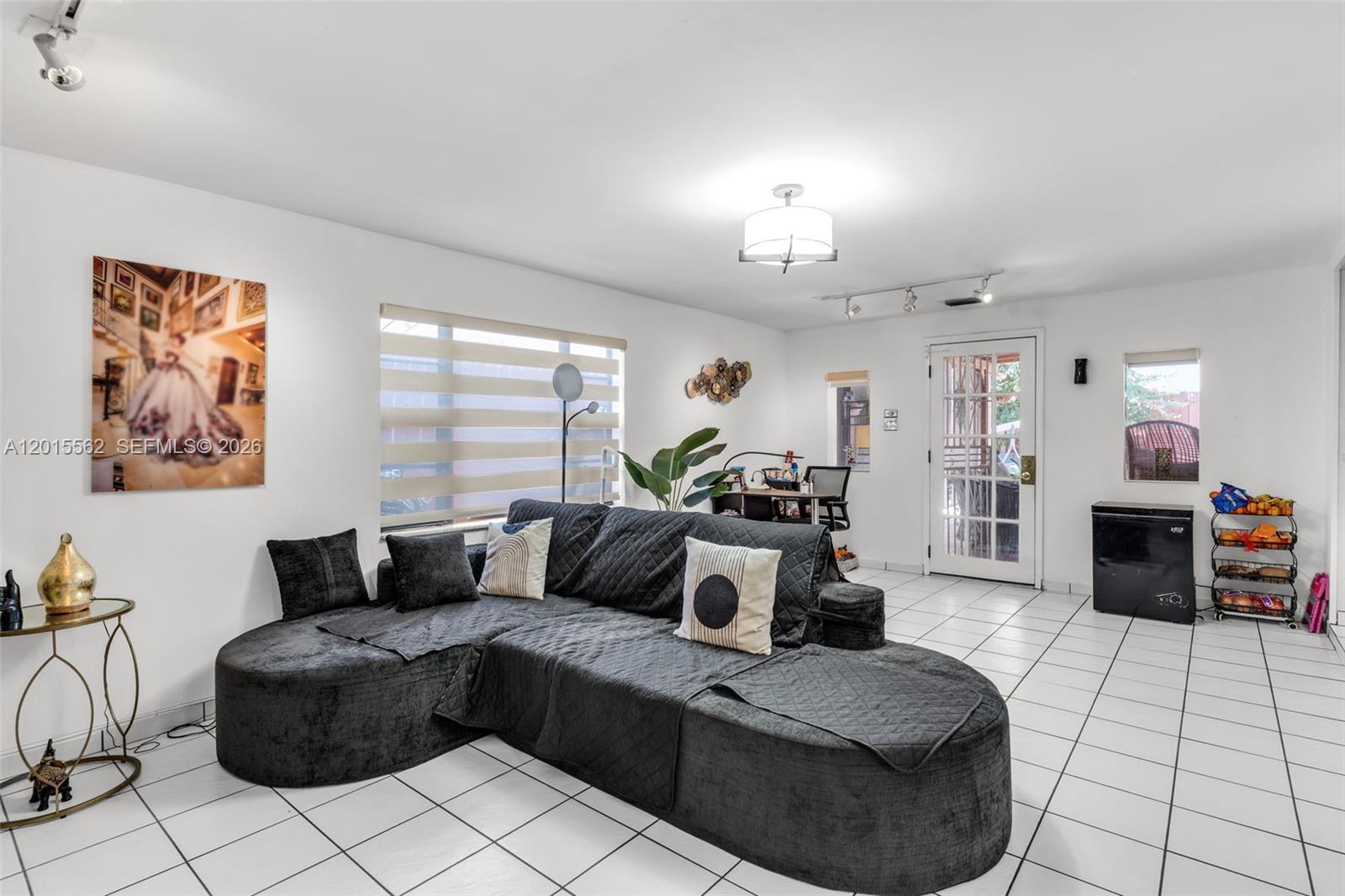 See details / 2752 sq. ft. $ 2026-05-08 0 Photo