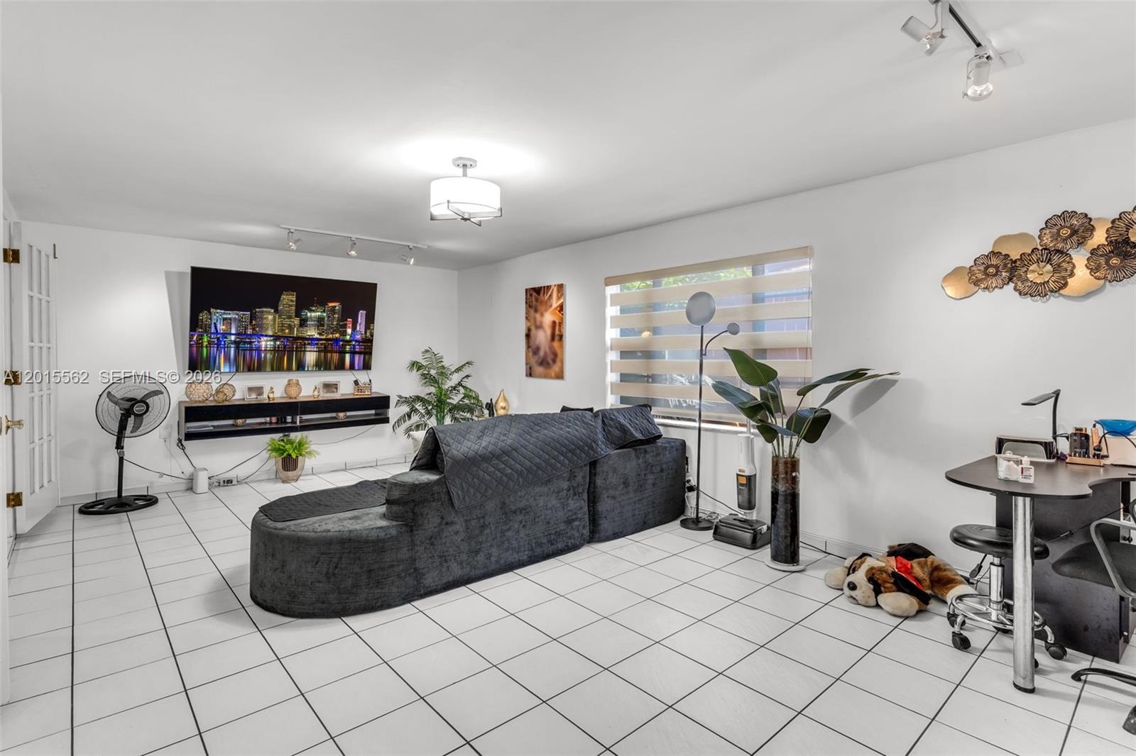 See details / 2752 sq. ft. $ 2026-05-08 0 Photo