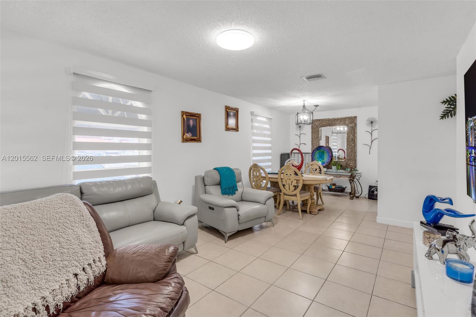 See details / 2752 sq. ft. $ 2026-05-08 0 Photo