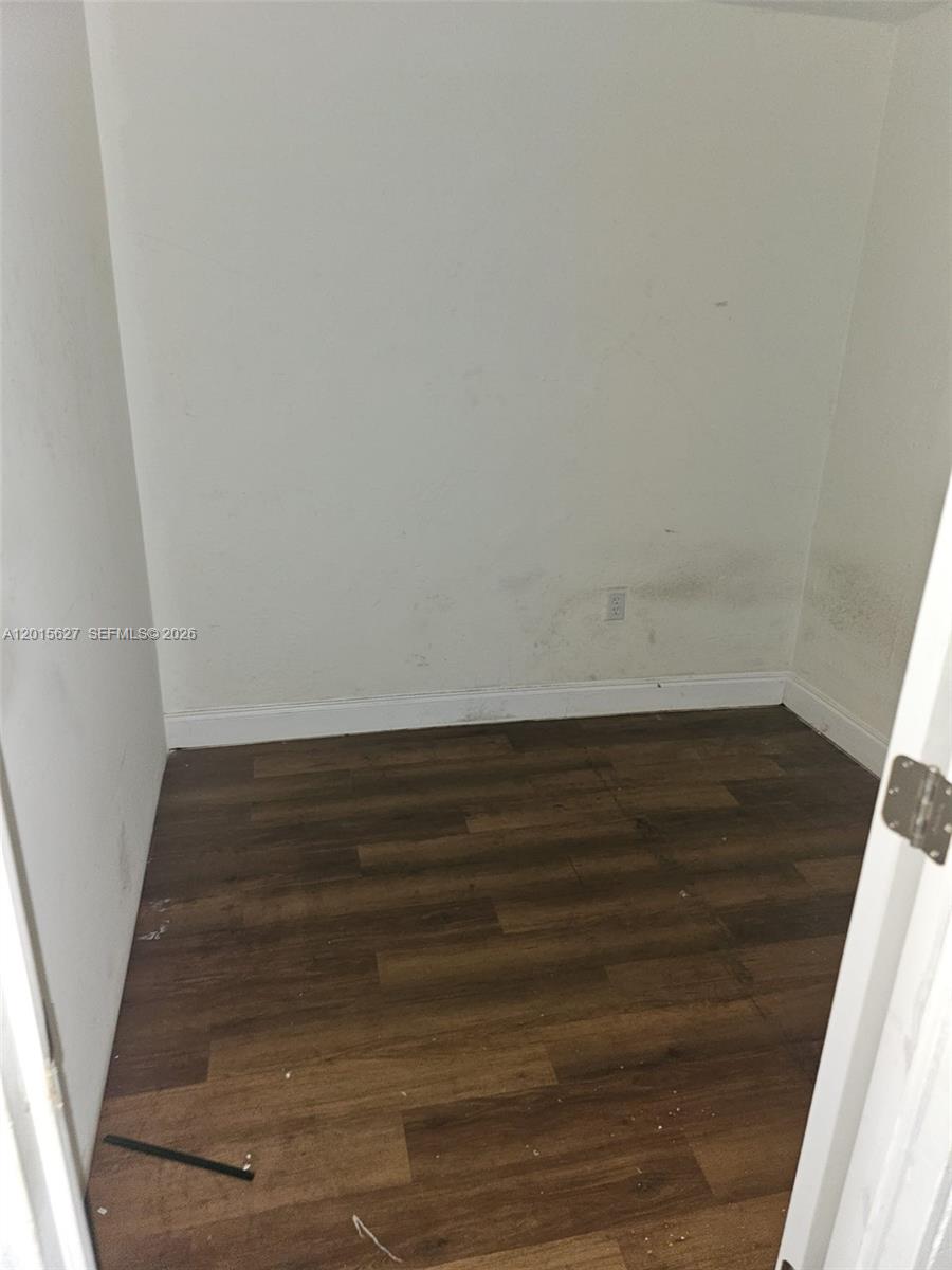 Ver detalles 1717 3 / 2 1352 sq. ft. $ 2026-05-08 0 foto
