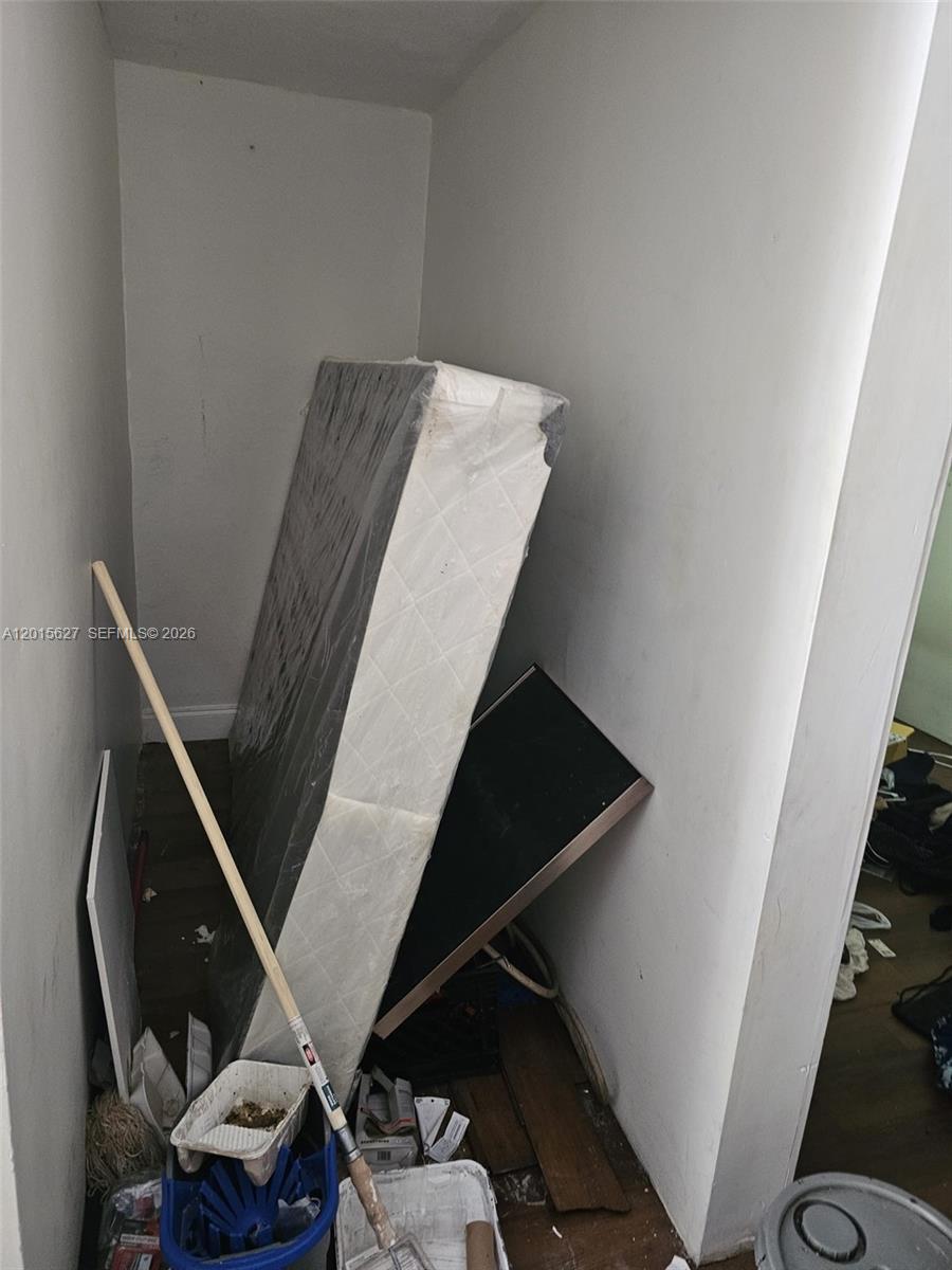 Ver detalles 1717 3 / 2 1352 sq. ft. $ 2026-05-08 0 foto