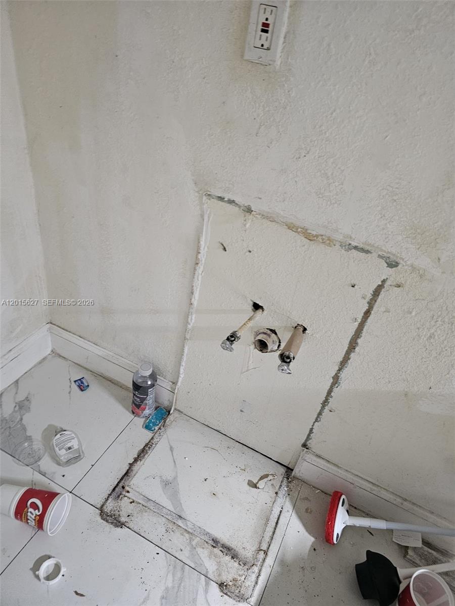 Ver detalles 1717 3 / 2 1352 sq. ft. $ 2026-05-08 0 foto