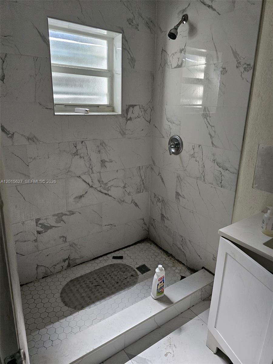 Ver detalles 1717 3 / 2 1352 sq. ft. $ 2026-05-08 0 foto
