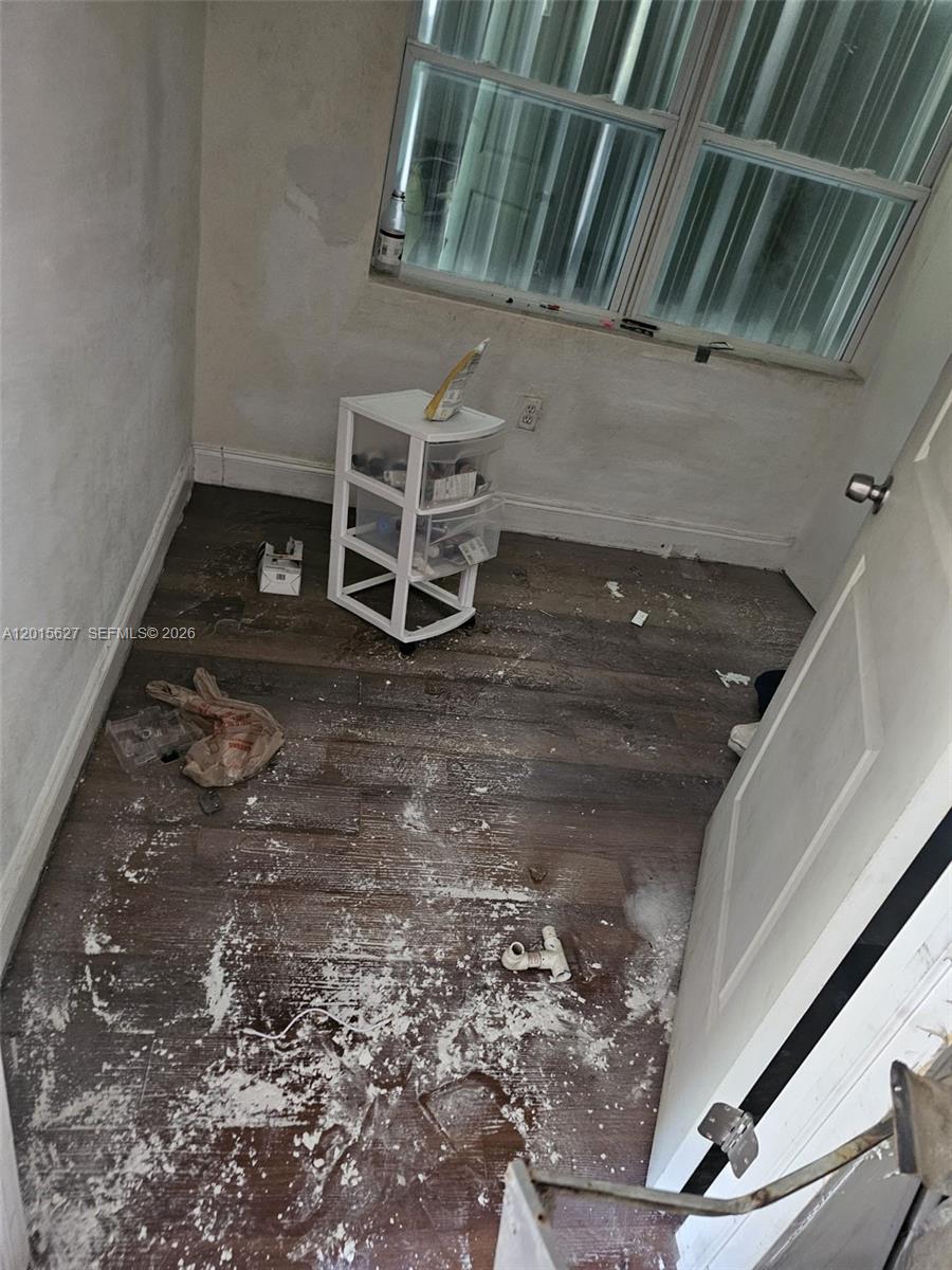 Ver detalles 1717 3 / 2 1352 sq. ft. $ 2026-05-08 0 foto