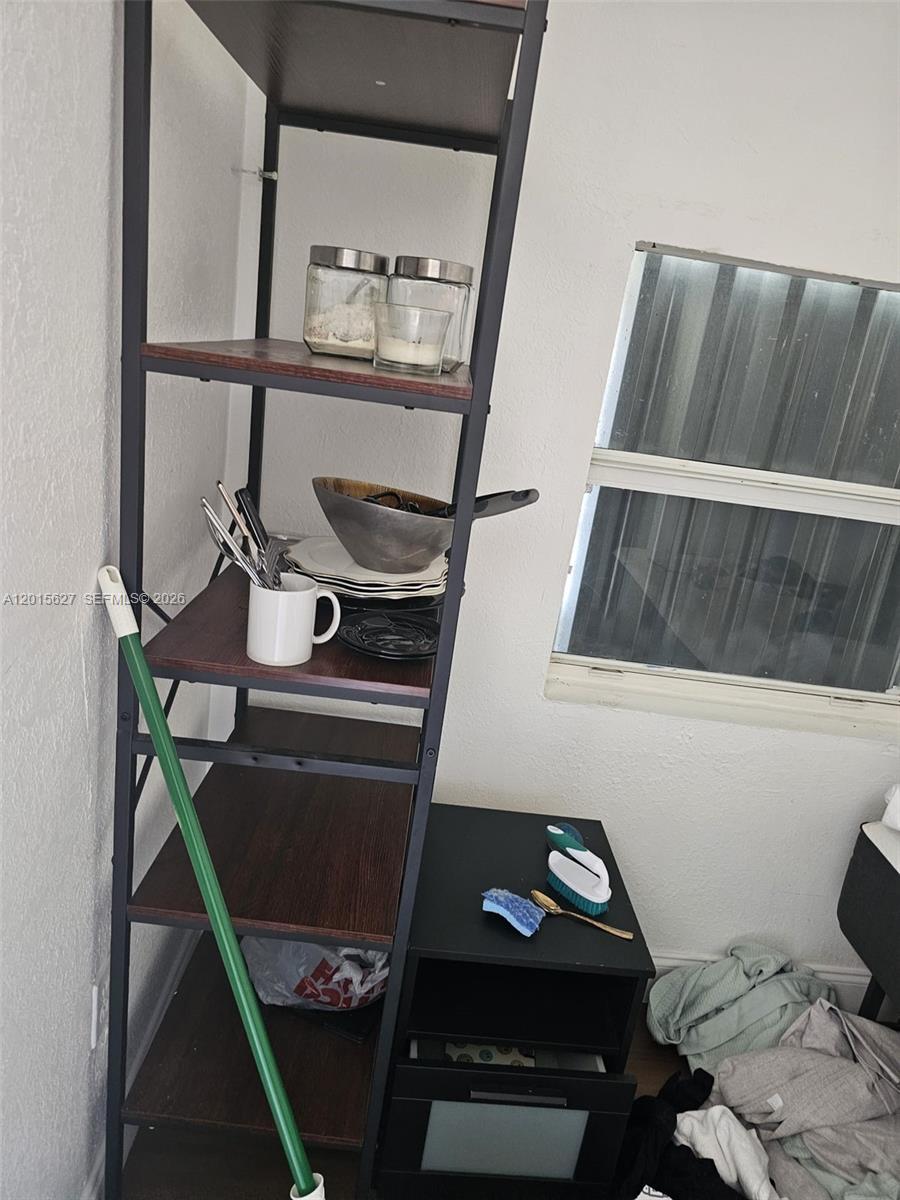 Ver detalles 1717 3 / 2 1352 sq. ft. $ 2026-05-08 0 foto
