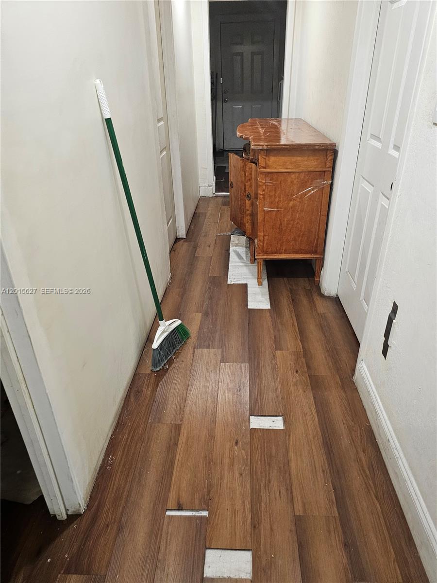 Ver detalles 1717 3 / 2 1352 sq. ft. $ 2026-05-08 0 foto