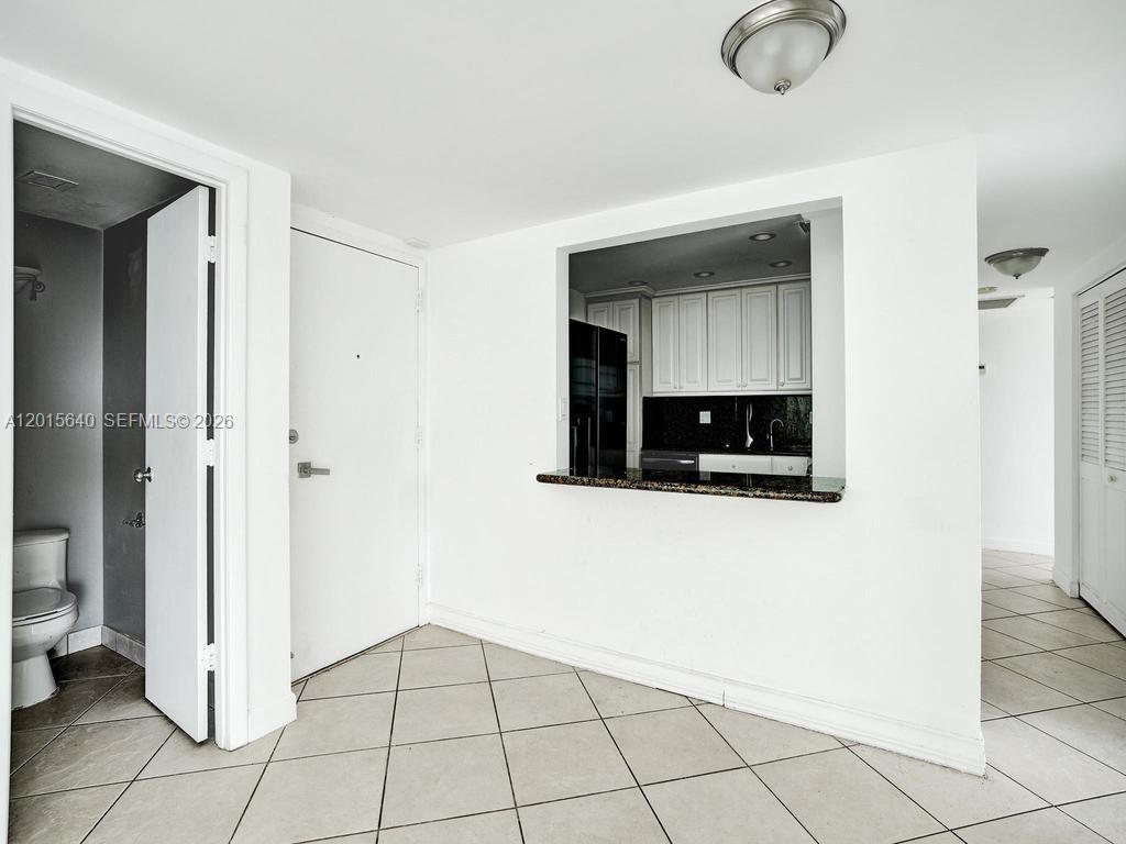 906 3 / 3 1570 sq. ft. $ 2026-05-08 0 Photo