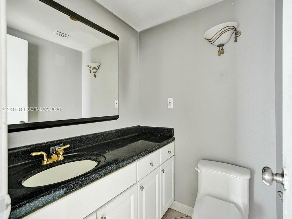 906 3 / 3 1570 sq. ft. $ 2026-05-08 0 Photo
