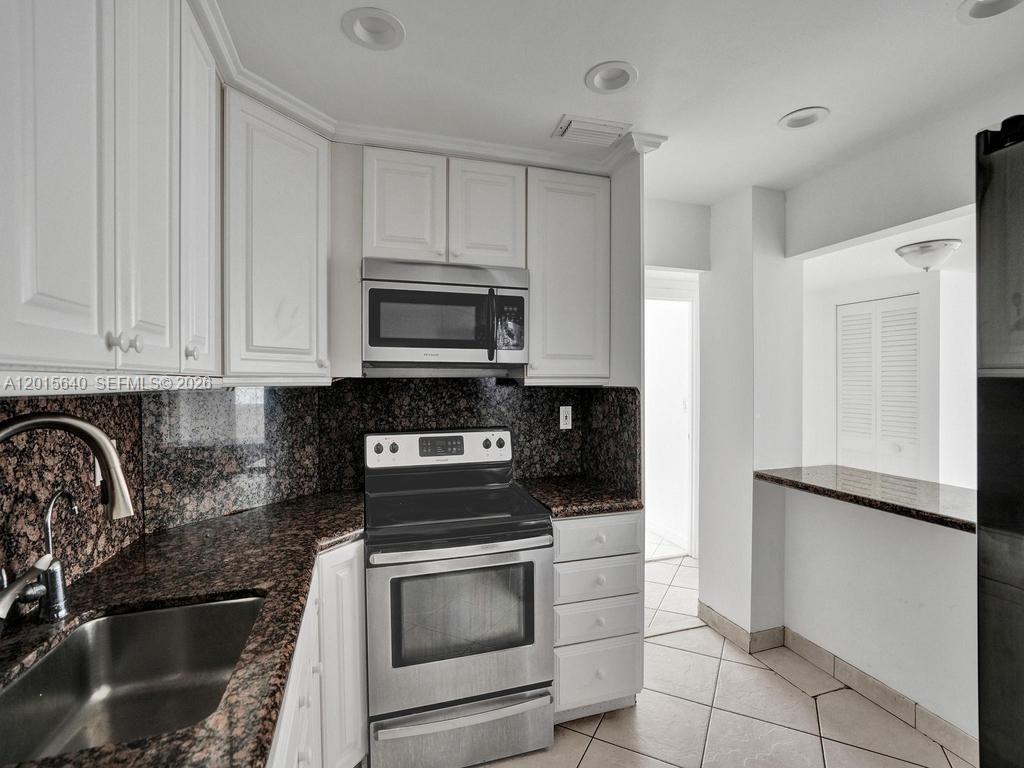 906 3 / 3 1570 sq. ft. $ 2026-05-08 0 Photo