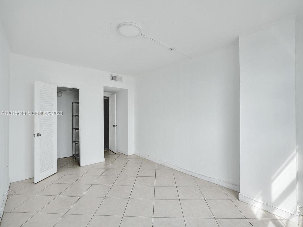 906 3 / 3 1570 sq. ft. $ 2026-05-08 0 Photo