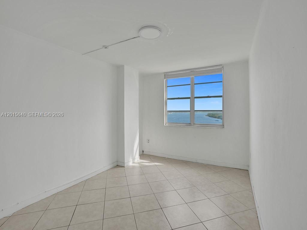 906 3 / 3 1570 sq. ft. $ 2026-05-08 0 Photo