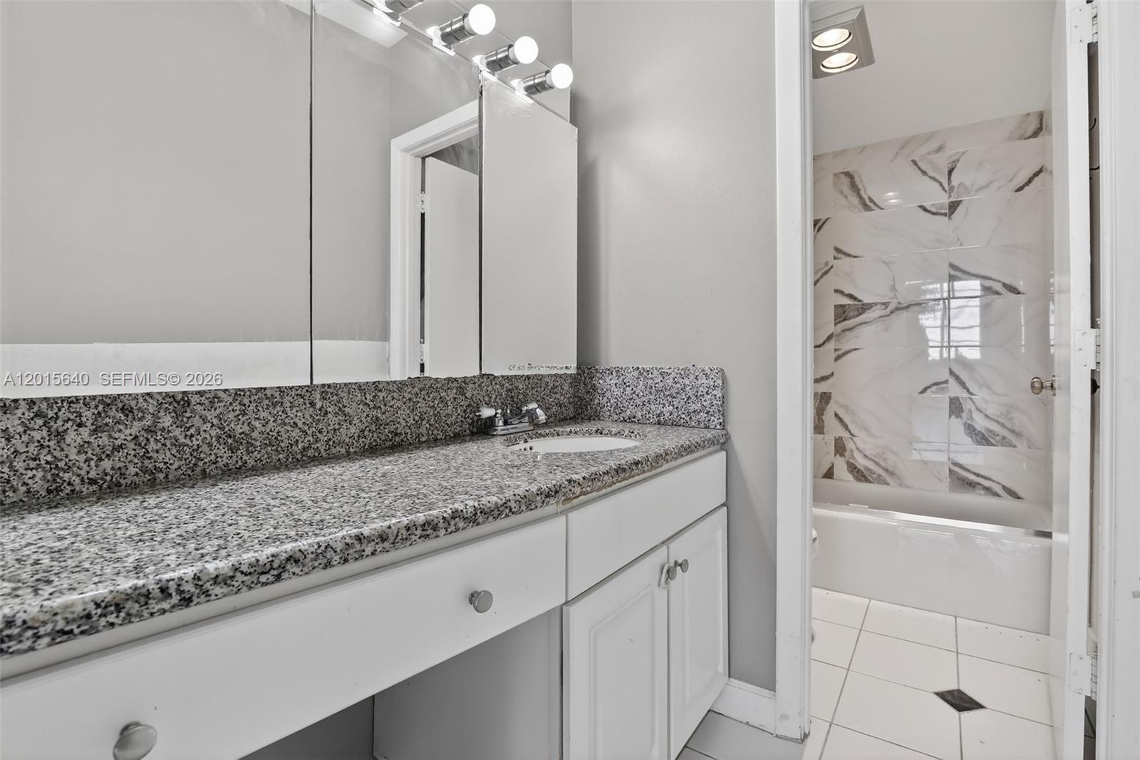 906 3 / 3 1570 sq. ft. $ 2026-05-08 0 Photo