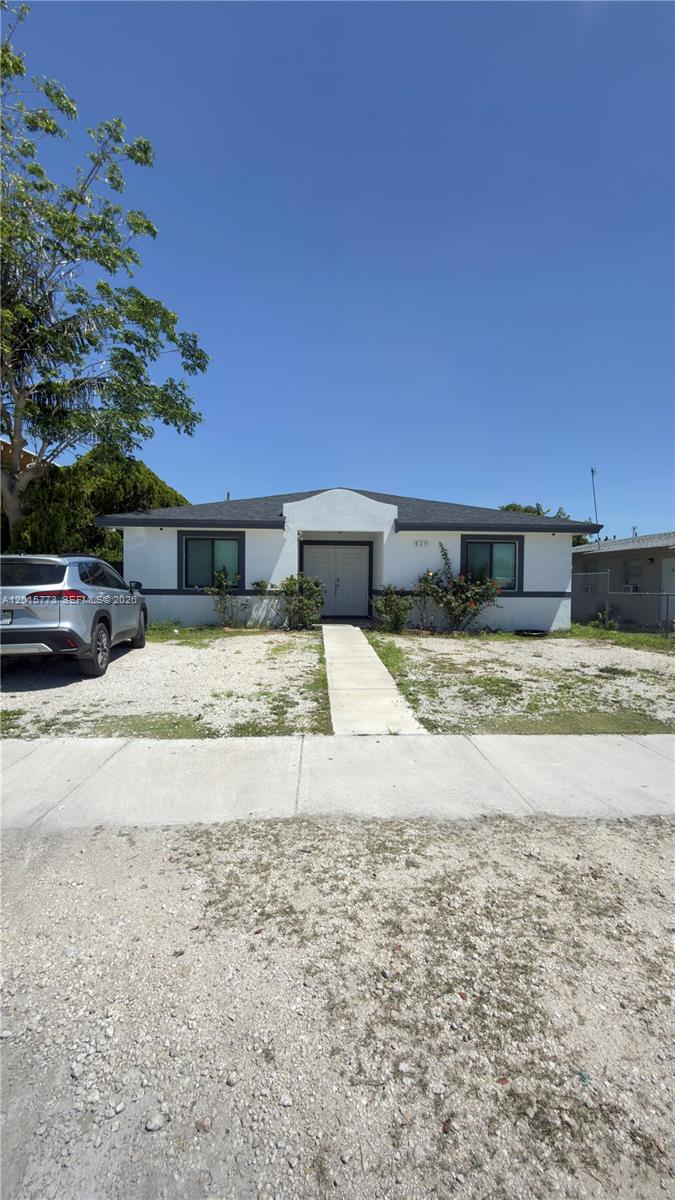 829 4 / 2 1581 sq. ft. $ 2026-05-08 0 foto