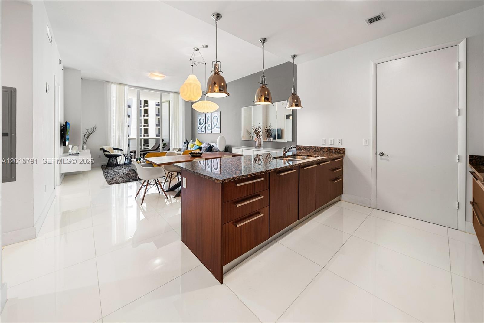 3302 3 / 4 1979 sq. ft. $ 2026-05-08 0 Photo