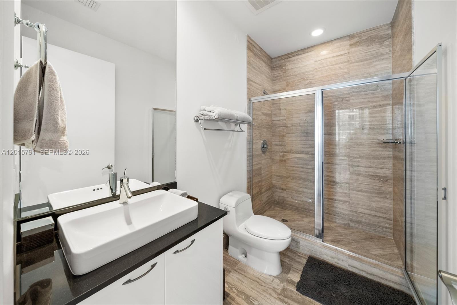 3302 3 / 4 1979 sq. ft. $ 2026-05-08 0 Photo