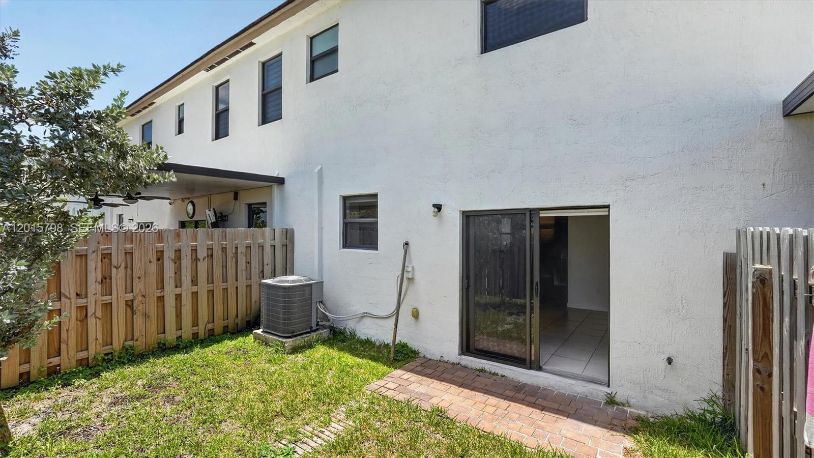 23029 3 / 3 1442 sq. ft. $ 2026-05-08 0 foto