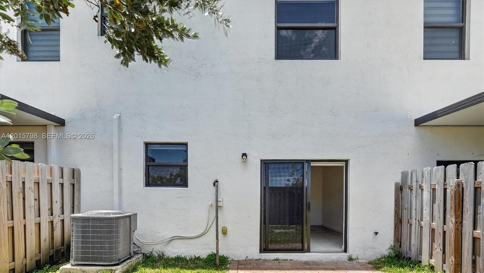 23029 3 / 3 1442 sq. ft. $ 2026-05-08 0 foto