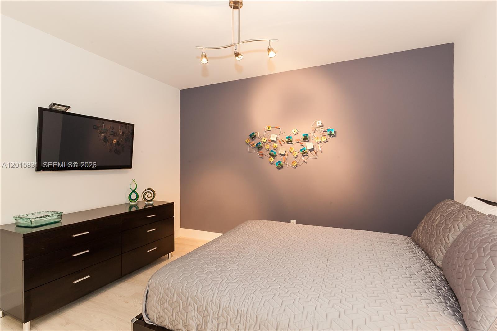 See details 3711 3 / 2 1554 sq. ft. $ 2026-05-08 0 Photo