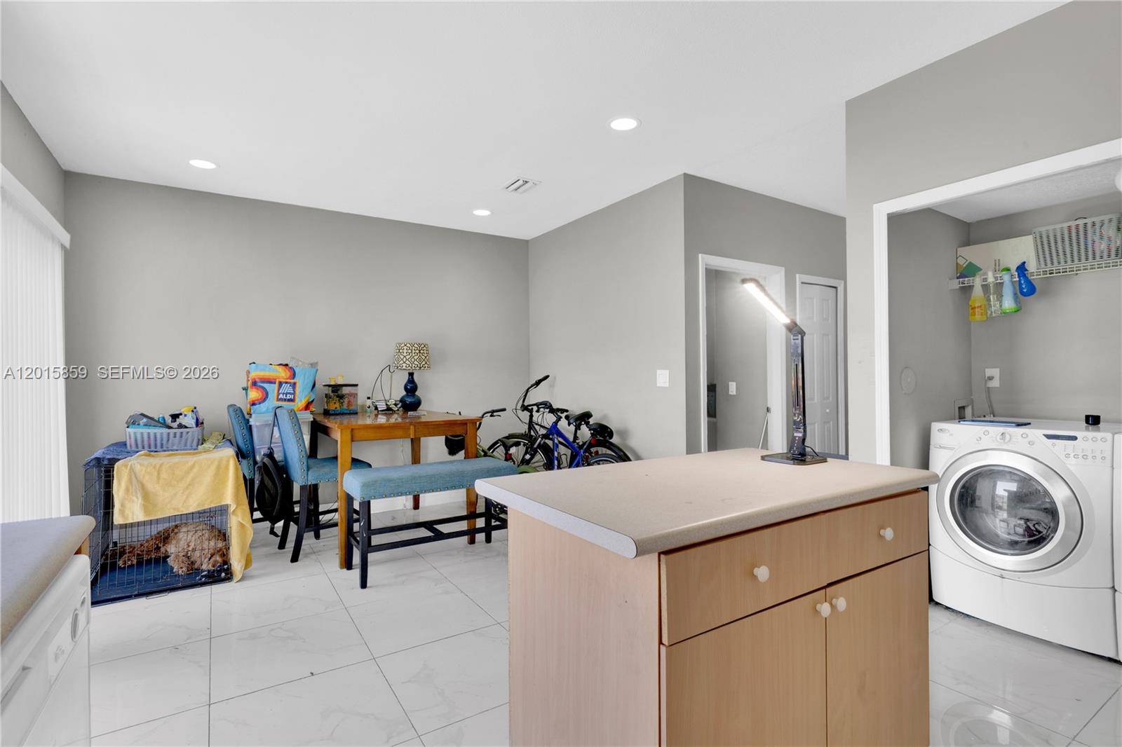 1660 3 / 3 1509 sq. ft. $ 2026-05-08 0 foto