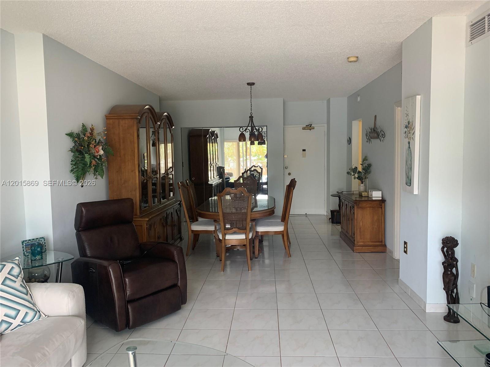 MZM 1 / 2 870 sq. ft. $ 2026-05-08 0 Photo