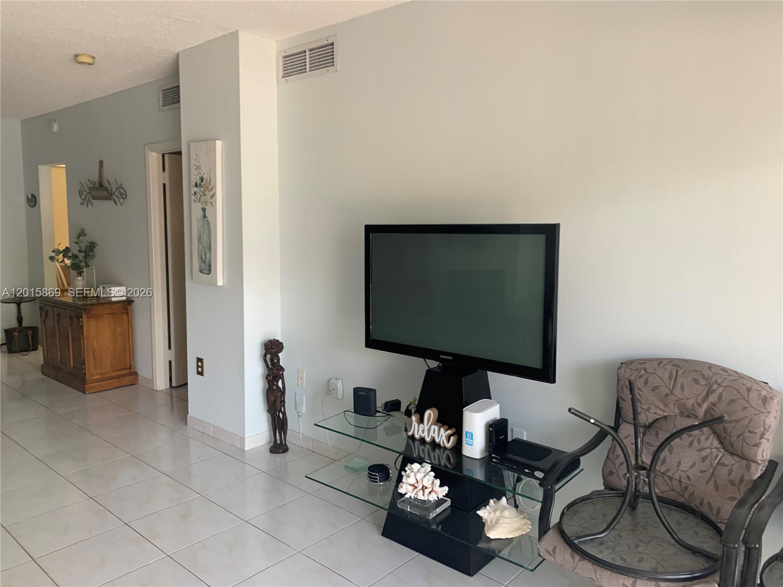 MZM 1 / 2 870 sq. ft. $ 2026-05-08 0 Photo