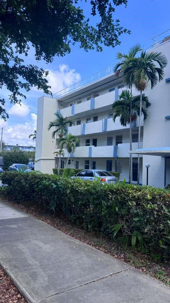 Ver detalles A104 2 / 2 1789 sq. ft. $ 2026-05-08 0 foto