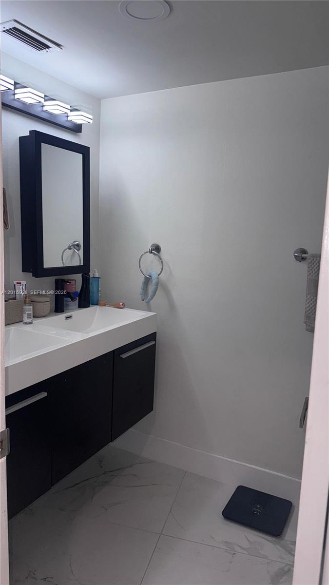 Ver detalles A104 2 / 2 1789 sq. ft. $ 2026-05-08 0 foto