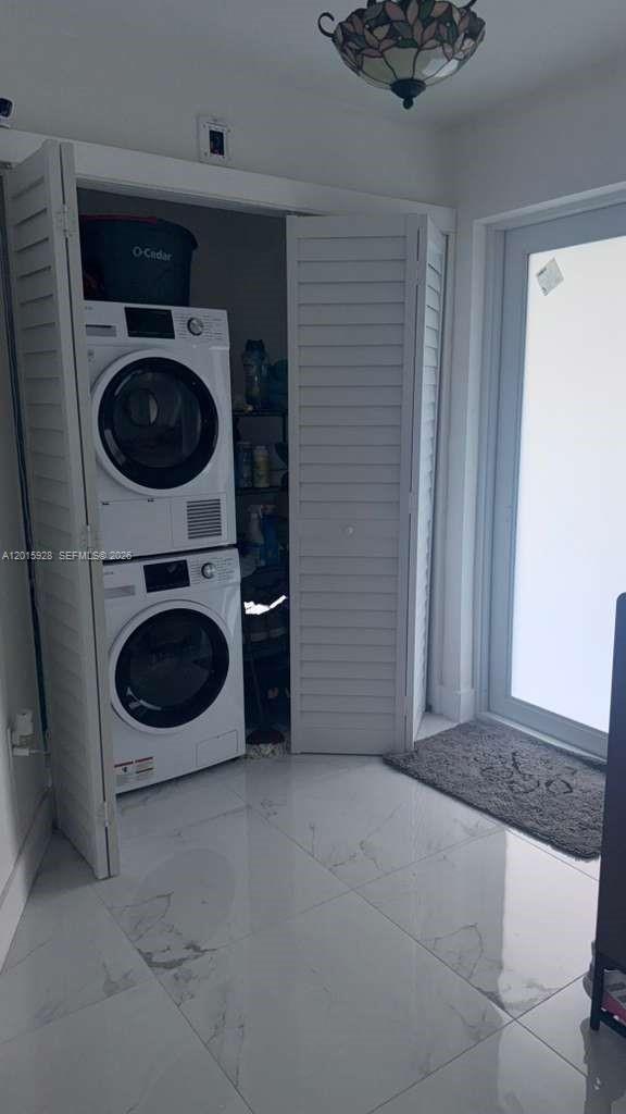 Ver detalles A104 2 / 2 1789 sq. ft. $ 2026-05-08 0 foto