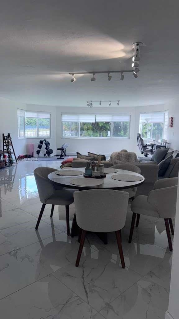 Ver detalles A104 2 / 2 1789 sq. ft. $ 2026-05-08 0 foto