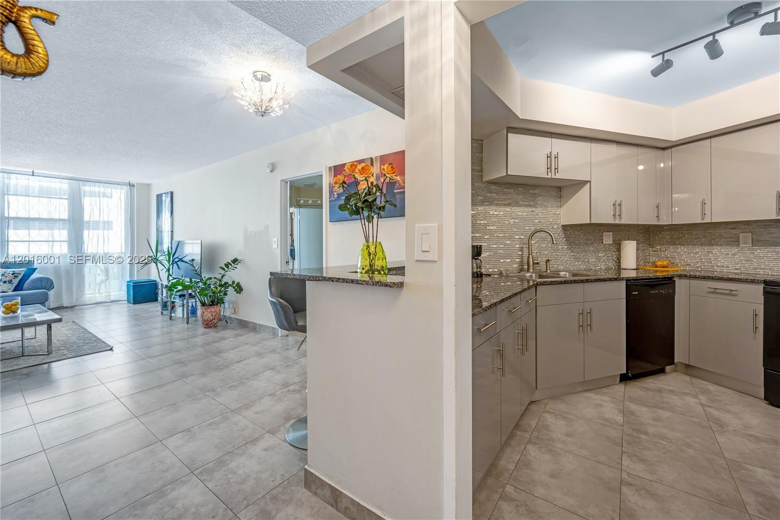 Photo of 3725 Ocean Dr  #1015, Hollywood, Florida, 33019 - 