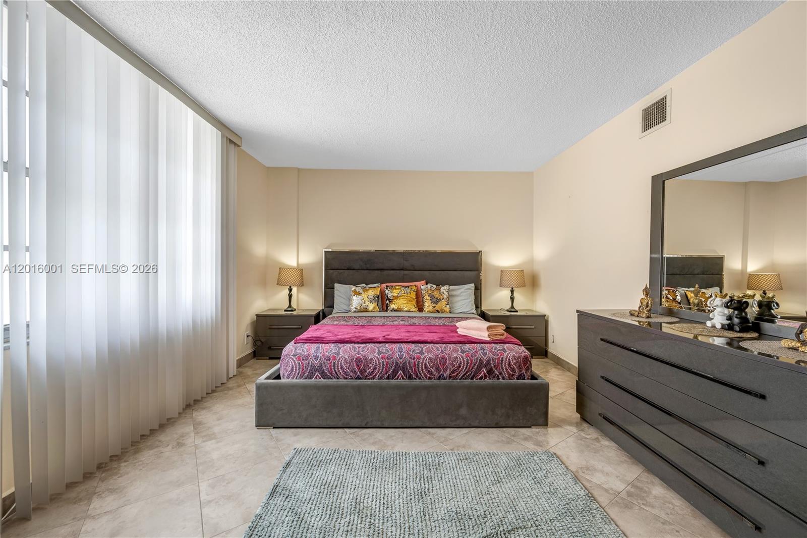 Photo of 3725 Ocean Dr  #1015, Hollywood, Florida, 33019 - 