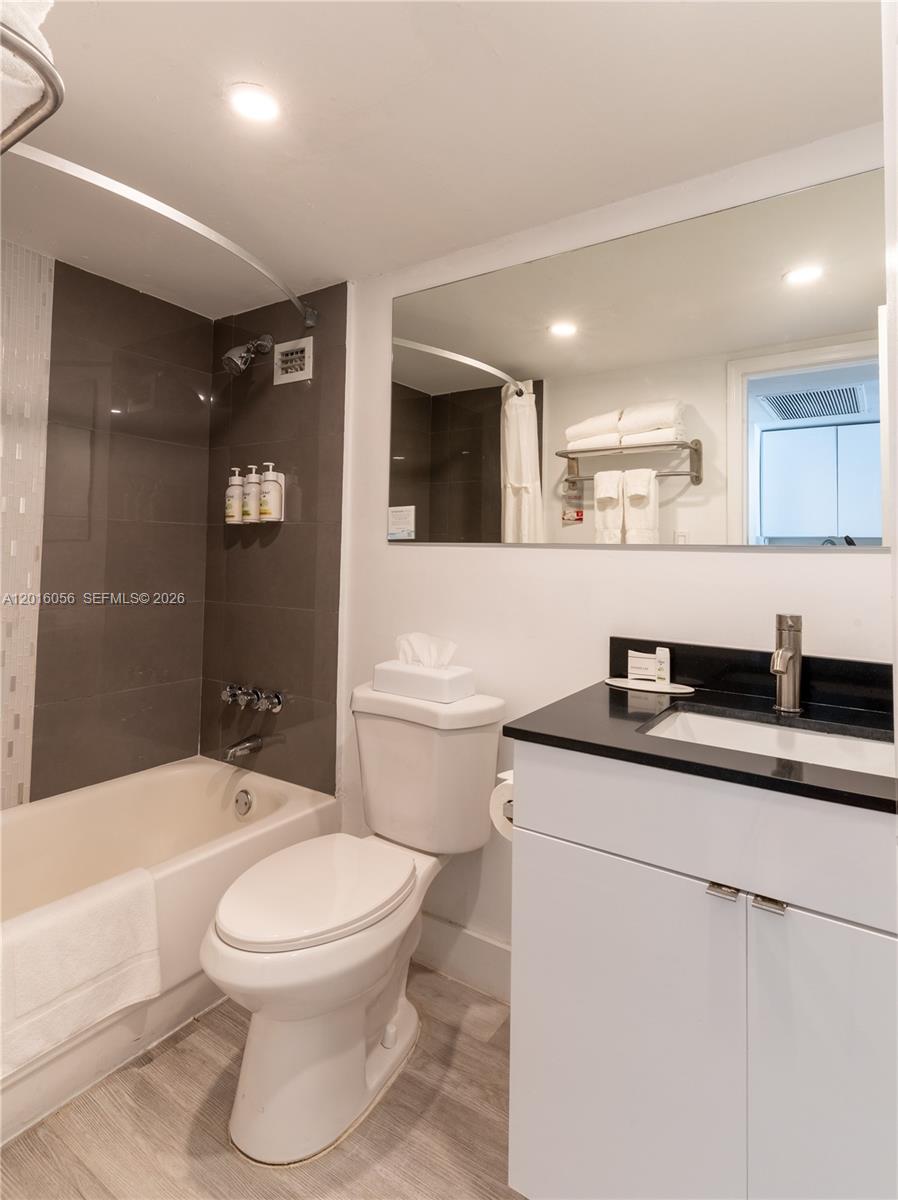 Photo of 19201 Collins Ave  #425, Sunny Isles Beach, Florida, 33160 - 