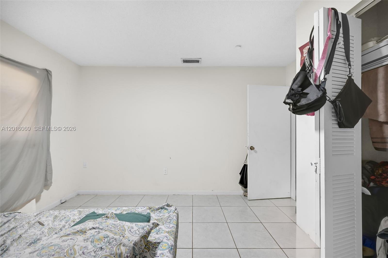 See details / 1969 sq. ft. $ 2026-05-09 0 Photo
