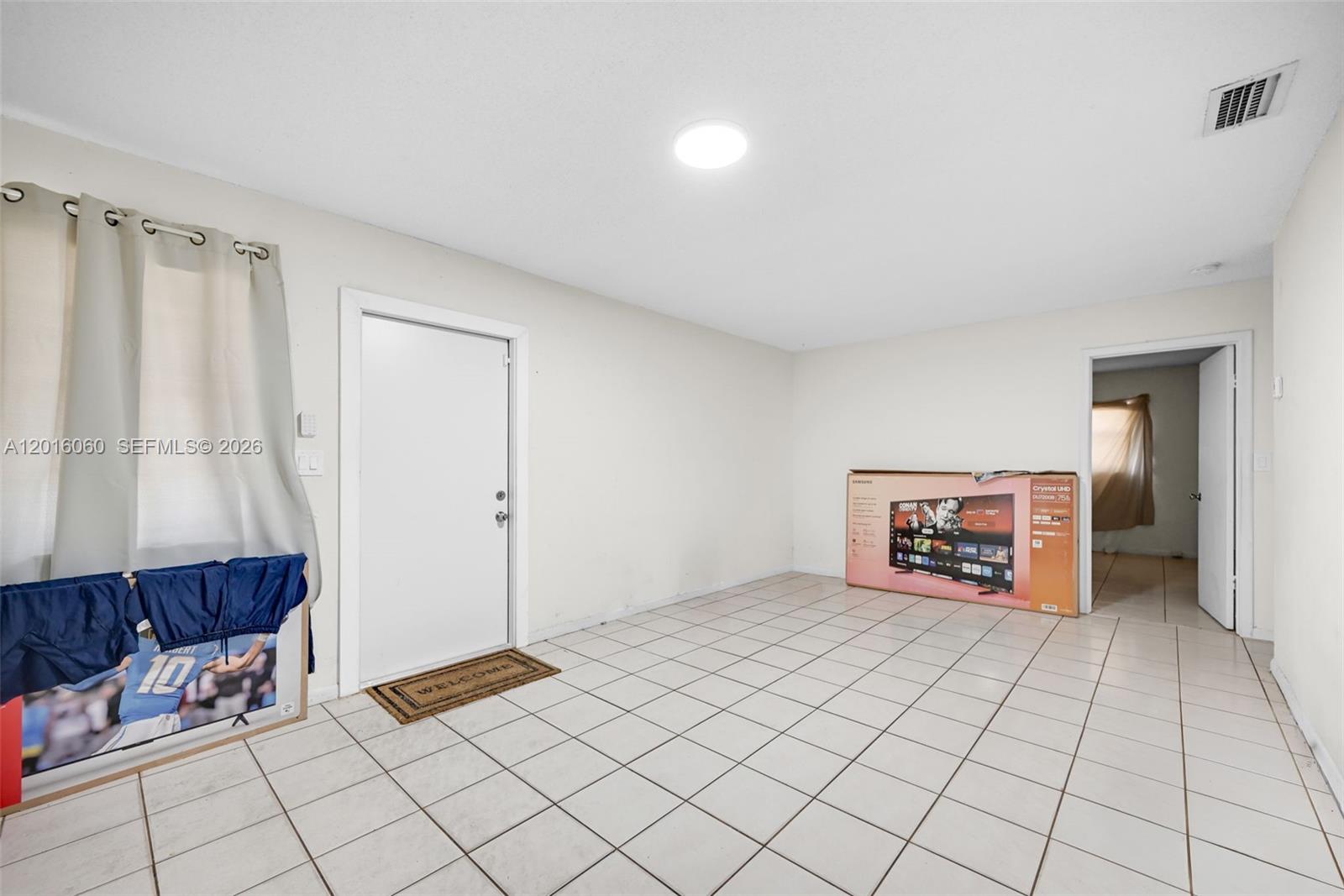 See details / 1969 sq. ft. $ 2026-05-09 0 Photo