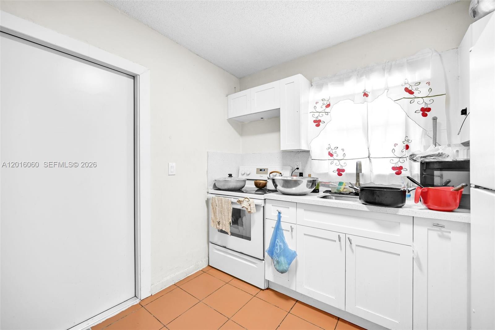 See details / 1969 sq. ft. $ 2026-05-09 0 Photo