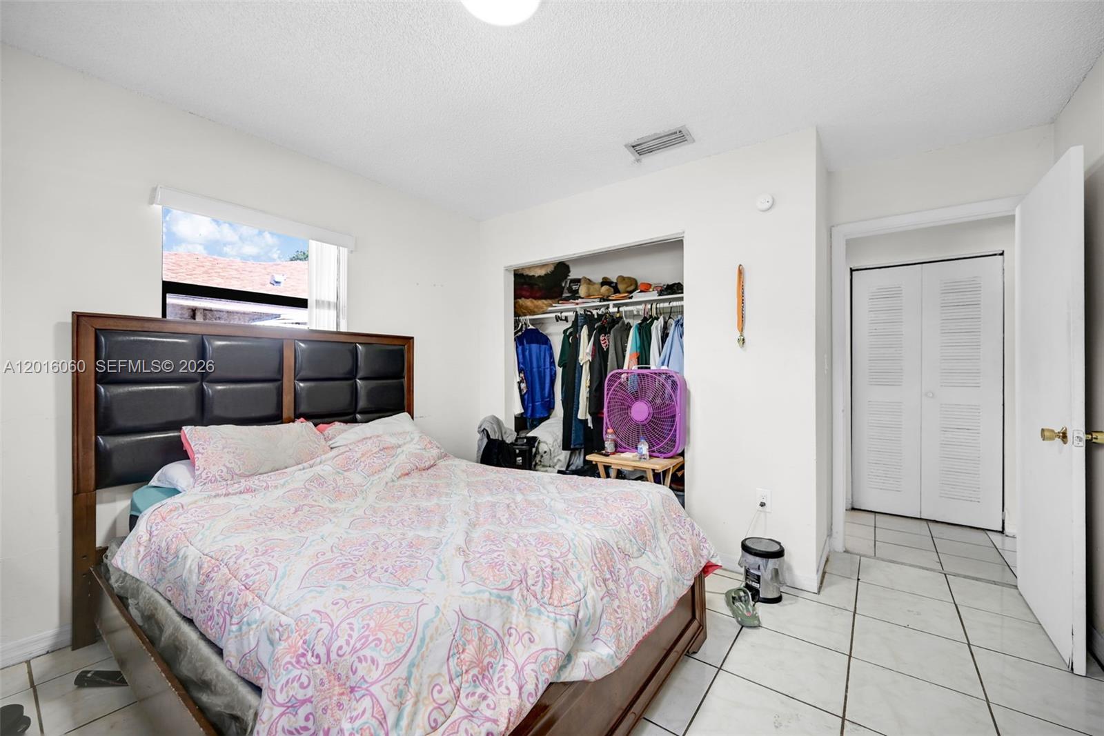 See details / 1969 sq. ft. $ 2026-05-09 0 Photo