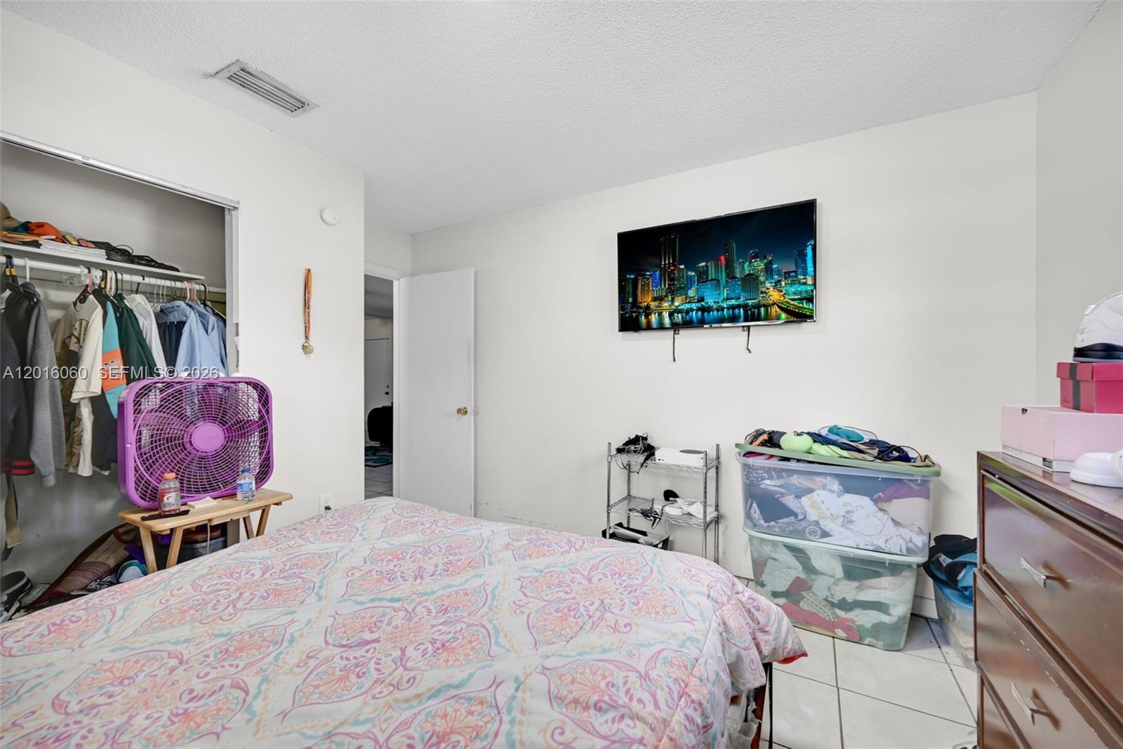 See details / 1969 sq. ft. $ 2026-05-09 0 Photo