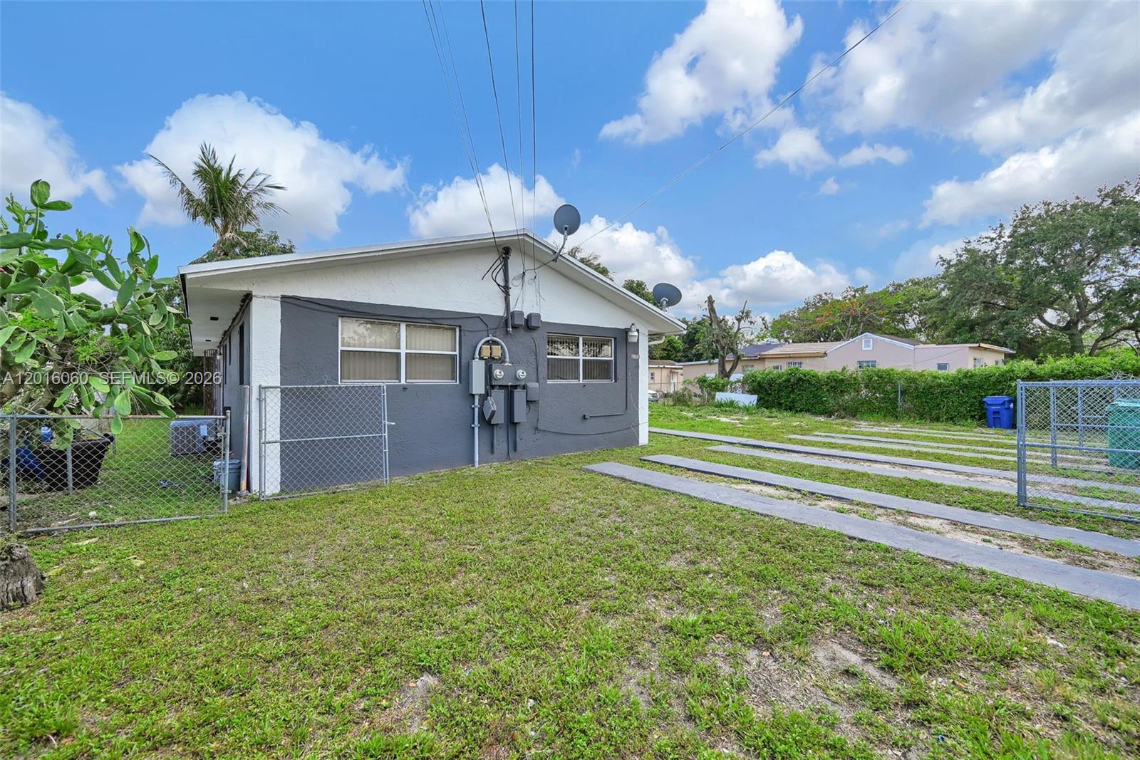 See details / 1969 sq. ft. $ 2026-05-09 0 Photo