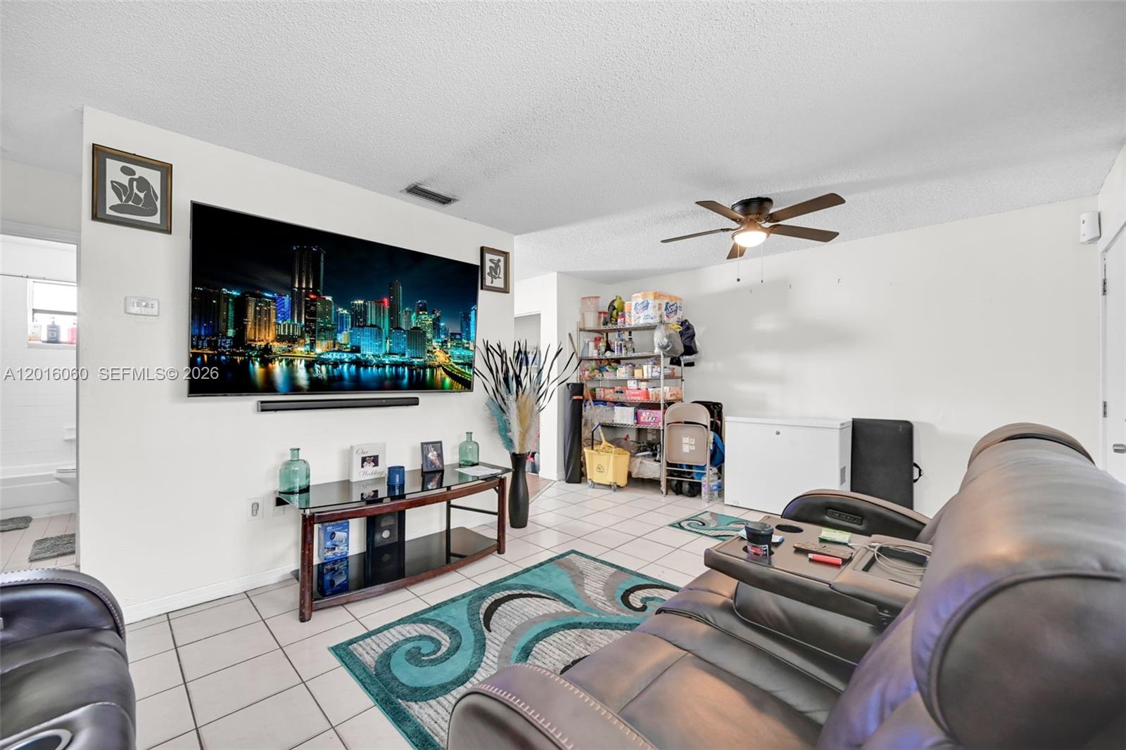 See details / 1969 sq. ft. $ 2026-05-09 0 Photo