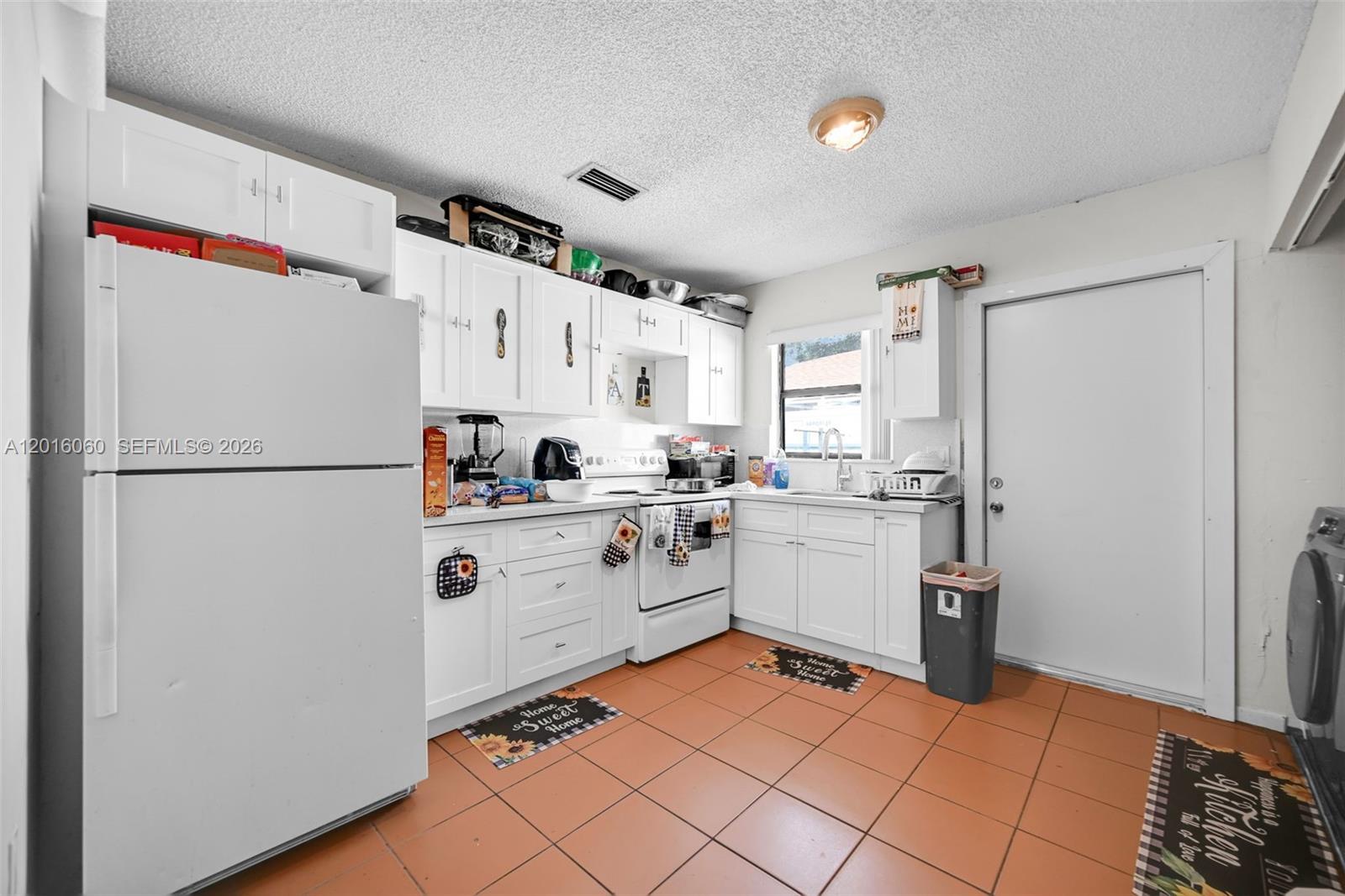 See details / 1969 sq. ft. $ 2026-05-09 0 Photo