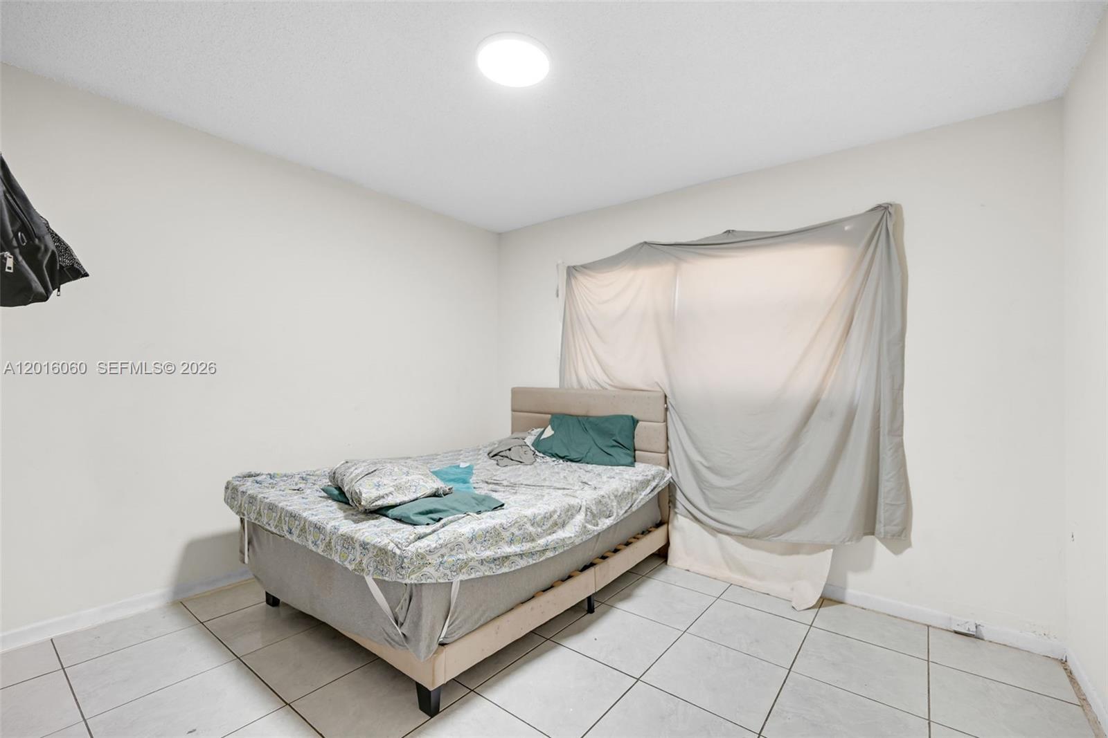 See details / 1969 sq. ft. $ 2026-05-09 0 Photo