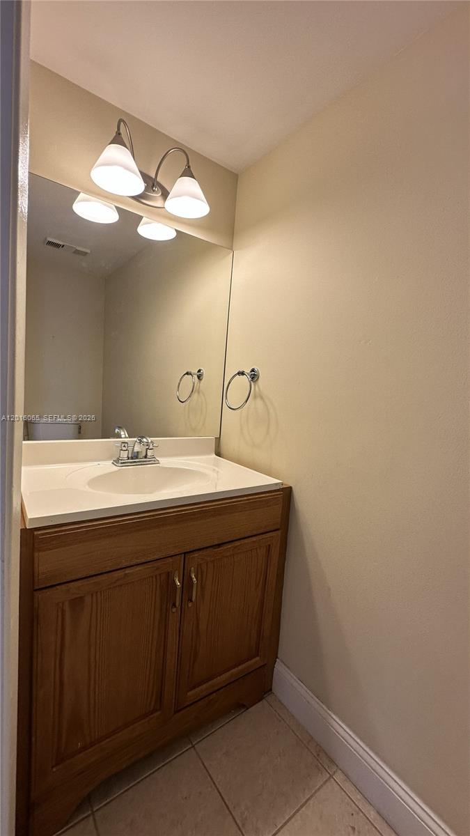 Photo of 18181 31st Ct  #1408, Aventura, Florida, 33160 - Powder room