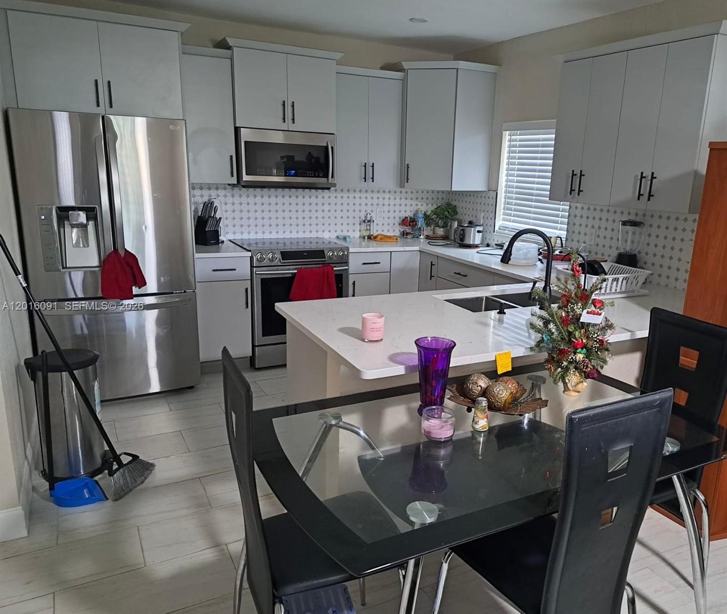 Ver detalles 311 3 / 2 1267 sq. ft. $ 2026-06-04 0 foto