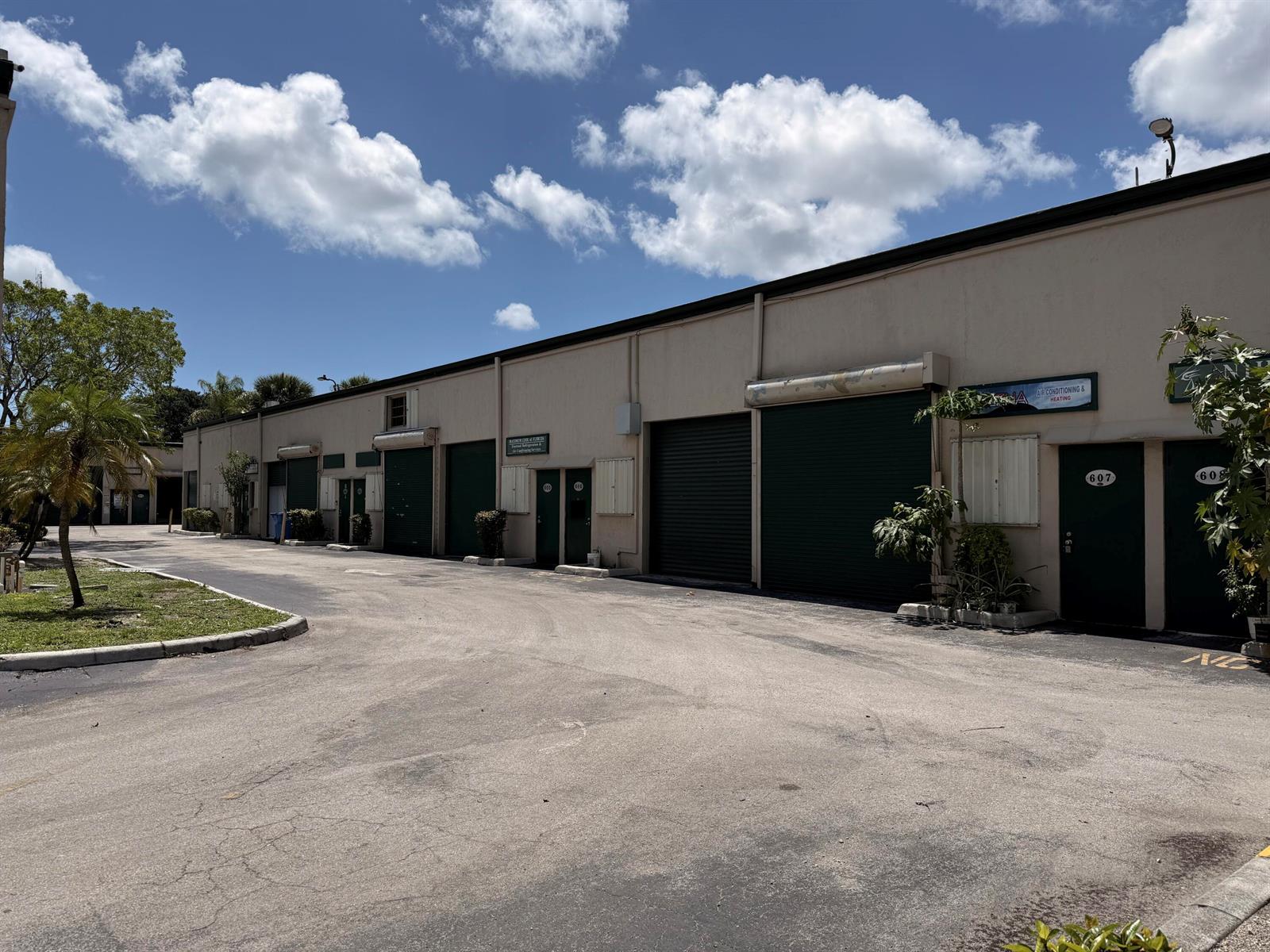 606  / 0  sq. ft. $ 2026-06-13 0 Photo