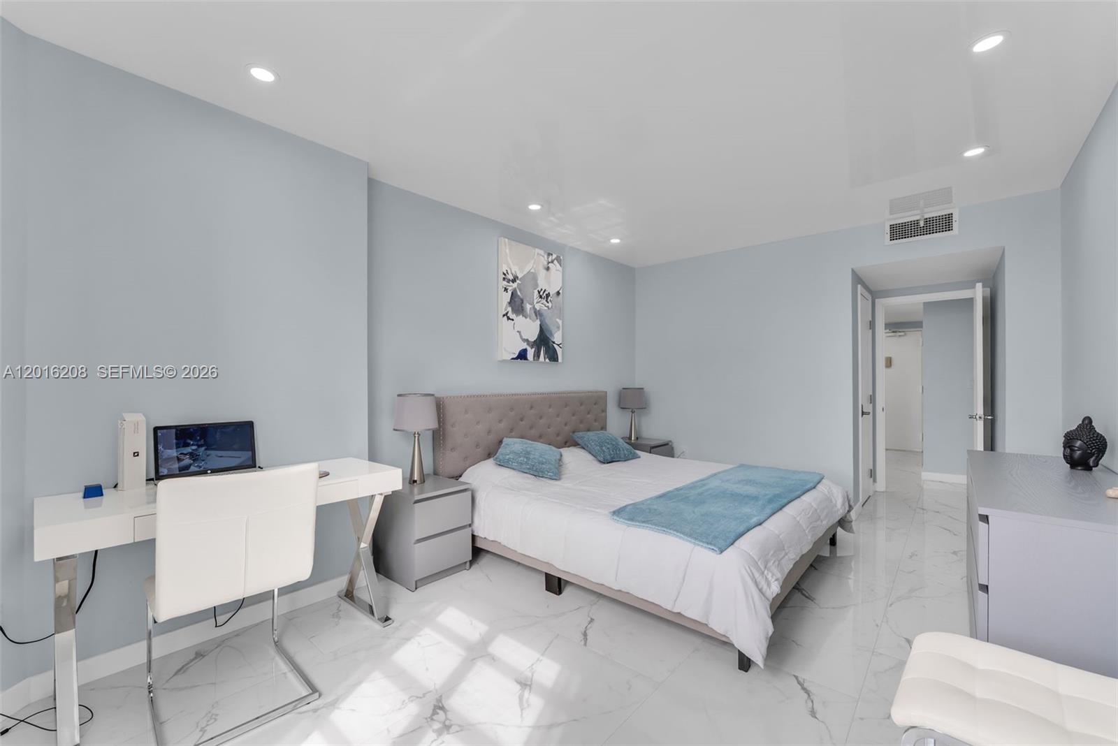 See details 15Q 3 / 3 1740 sq. ft. $ 2026-05-10 0 Photo