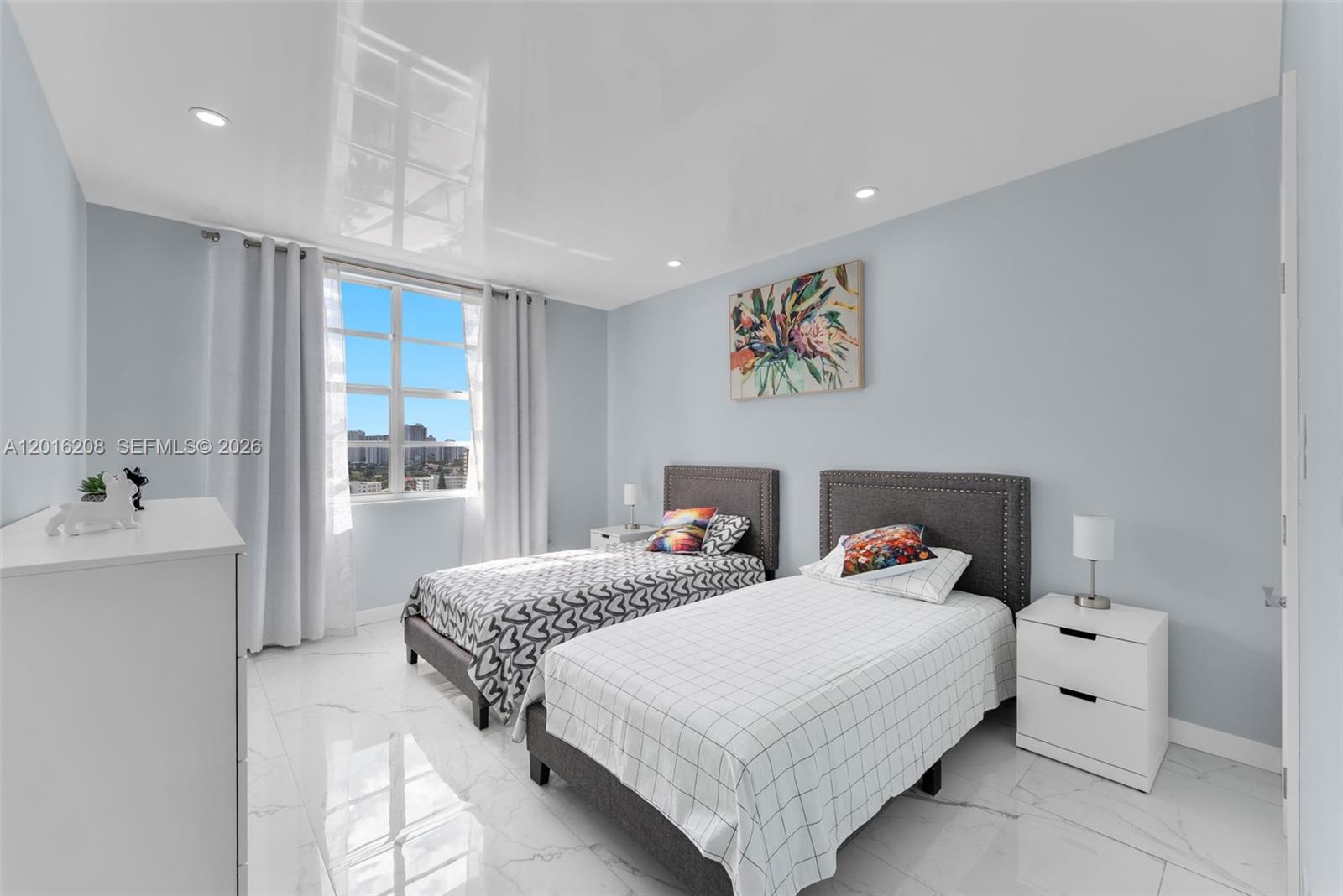 See details 15Q 3 / 3 1740 sq. ft. $ 2026-05-10 0 Photo